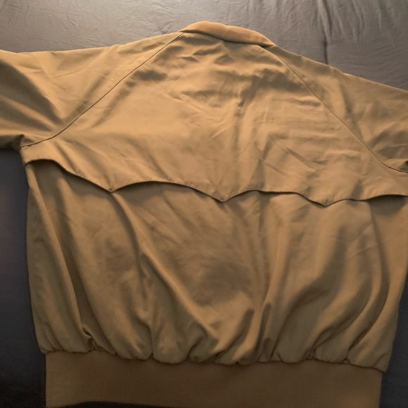 This item is a field & stream tan/plaid windbreaker in a size large for twenty $ - Picture 5 of 12